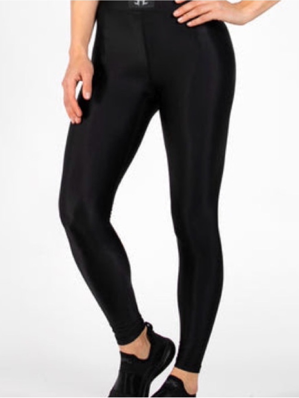 Heroine Sport Black Henley Front-Snap Sports Bra and Matching Leggings Set - Picture 2 of 7